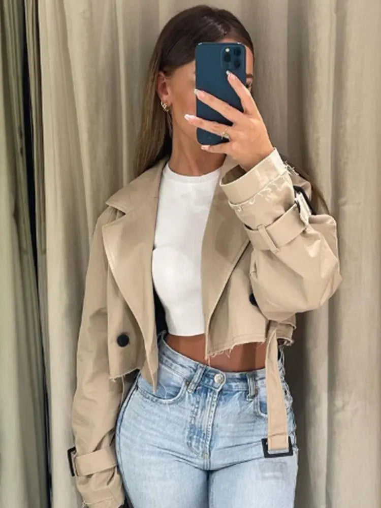Gabardina Corta Premium – Mujer con Cinturón y Doble Botonadura